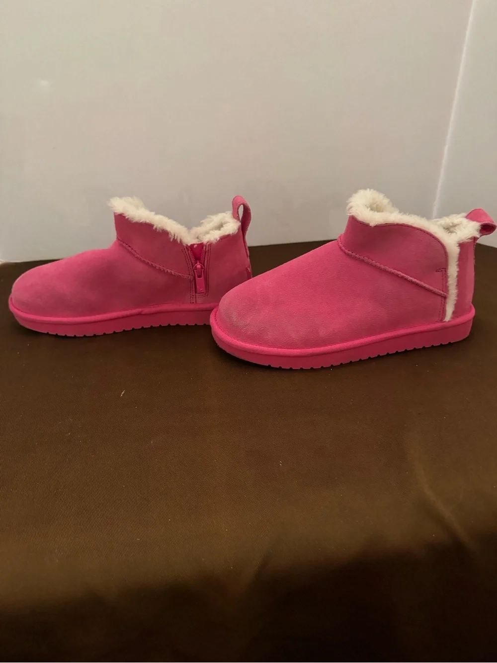 KOOLABURRA BY UGG NALIE BUTTON SHORT BOOTS BIG KIDS SIZE 4 FUCHSIA PINK